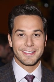 Skylar Astin